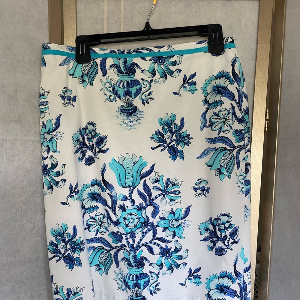 Talbots skirt blue and white